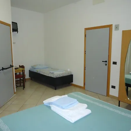 L&v Szálloda 3*