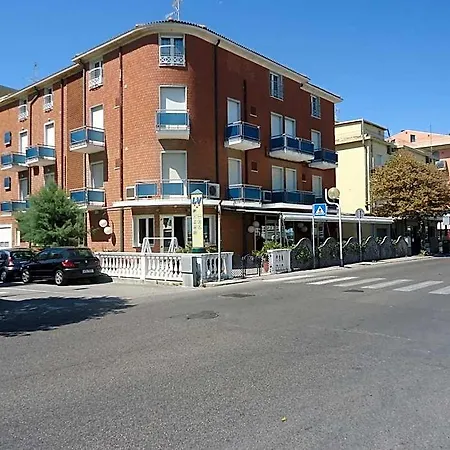 Hotel L&v 3*