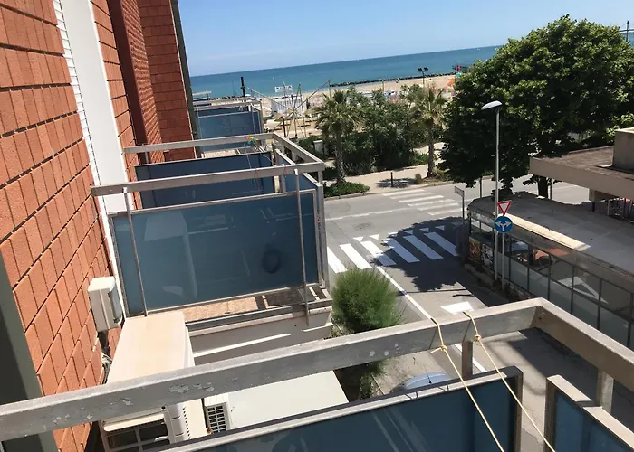 L&v Hotel 3*